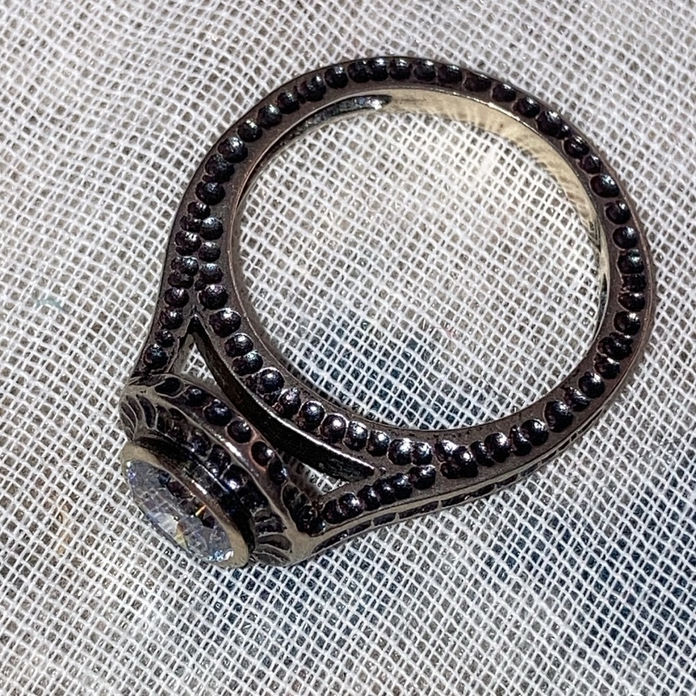 Ring - Picture 3 of 4